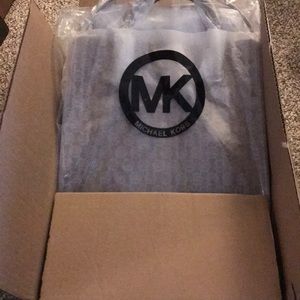 Authentic Michael Kors Hamilton purse